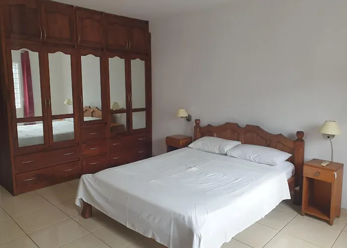 Palmont Commercial Self-catering -