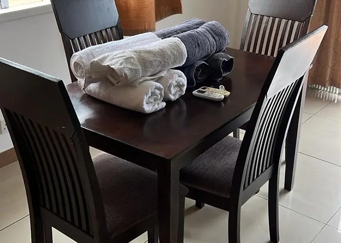 Palmont Commercial Self-catering - * Beau Vallon (Mahe)
